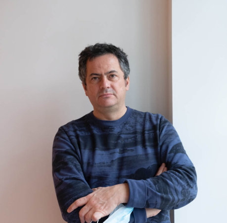 Stefano Graziani ist an der Schnittstelle zwischen Fotografie, Architektur und Kunst ttig.