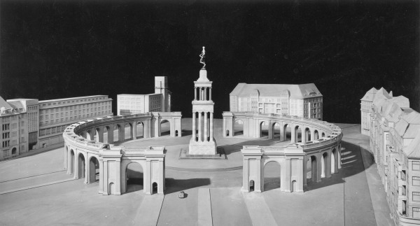 Modell des niemals gebauten Mussolini-Platzes in Berlin. Entwurf: Albert Speer, um 1939