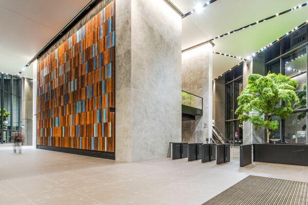 Brohochhaus von Foster + Partners in Warschau