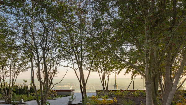 Brohochhaus von Foster + Partners in Warschau