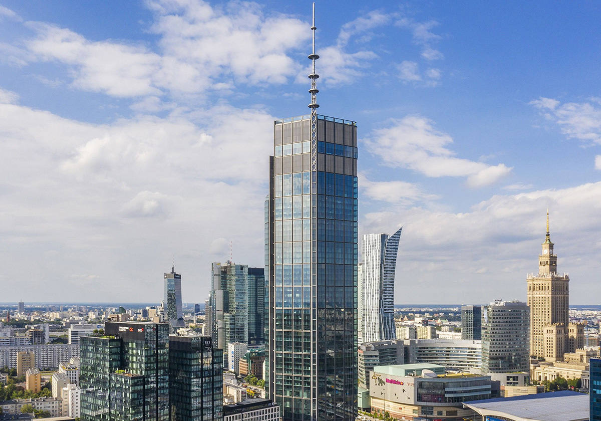 Höchster Turm der EU
 - Bürohochhaus von Foster + Partners in Warschau