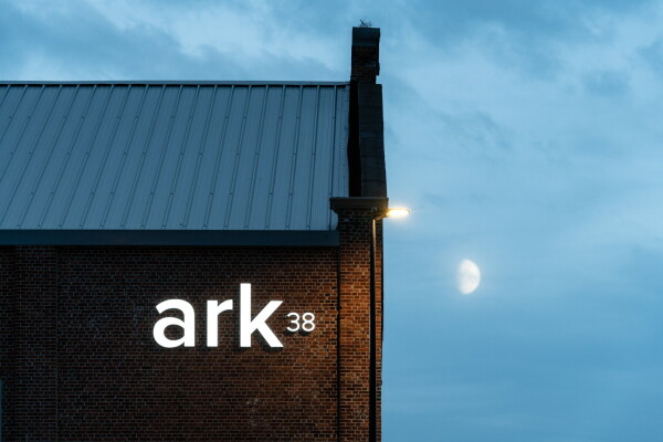 Umnutzung zum Showroom in Aalst von Objekt Architecten