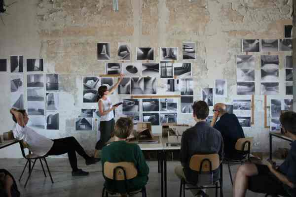 Zweiwöchiger Modellbau-Workshop in Neuruppin, organisiert und geleitet von Martin Binder und Kristof Schlüßler (unprofessional.studio) in Kooperation mit der TU Berlin.