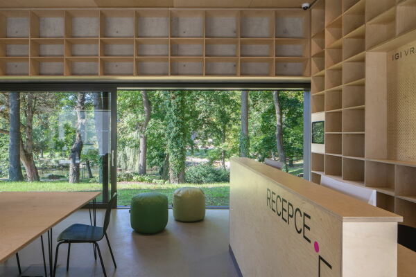 IGI Bibliothek in Vratislavice von atakarchitekti