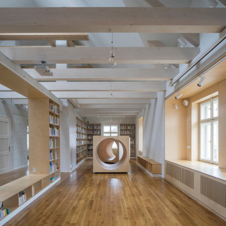 IGI Bibliothek in Vratislavice von atakarchitekti