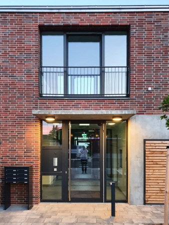 Hauptpreis: Dat Donner Hus - Multifunktionsgebude in St. Michaelisdonn von Jebens Schoof Arhitekten BDA / Gemeinde St. Michaelisdonn