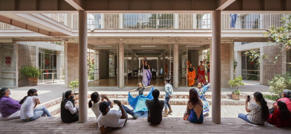 Kulturzentrum in Mexiko-Stadt von Rozana Montiel