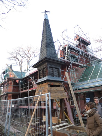 Die Friedhofskapelle whrend der Bauphase