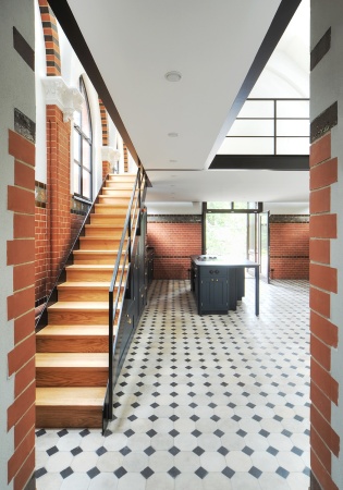 Umbau in Potsdam von Mller-Stler und Hll Architekten