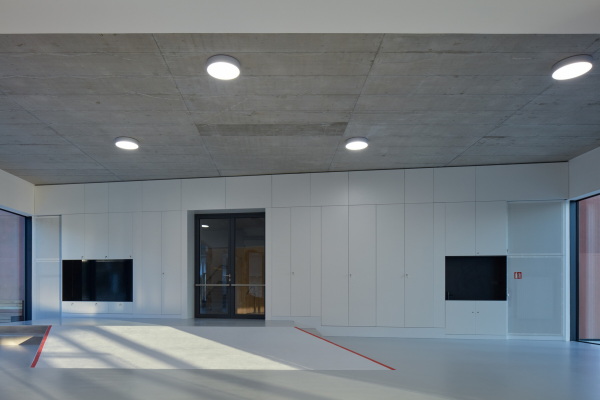 Sporthalle von consequence forma architects