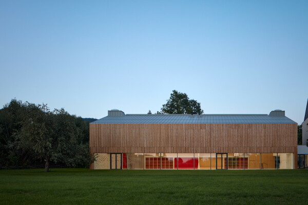 Sporthalle von consequence forma architects