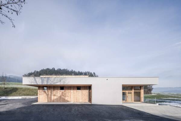 Feuerwehr in Obermhlbach von Scheiberlammer Architekten