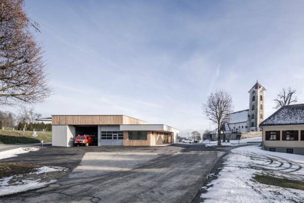 Feuerwehr in Obermhlbach von Scheiberlammer Architekten