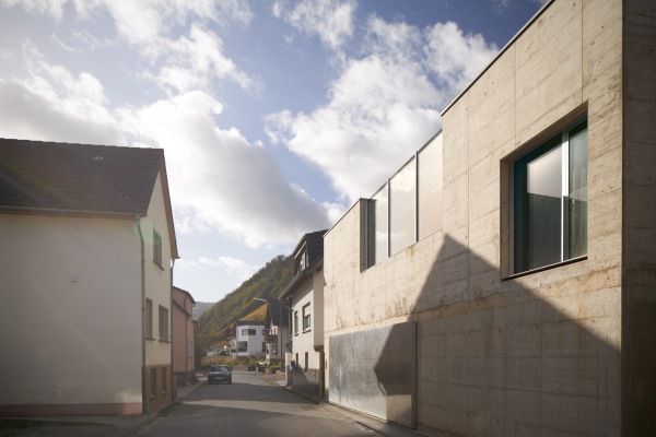 Wohnhaus in Dernau von studio hertweck