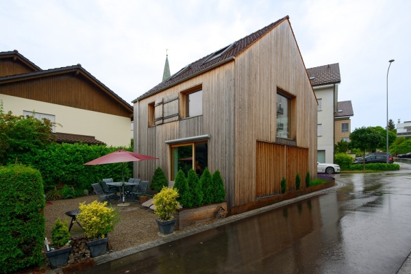 Anerkennung: Kleines Haus in Jonschwil (Schweiz) von Lukas Lenherr Architektur