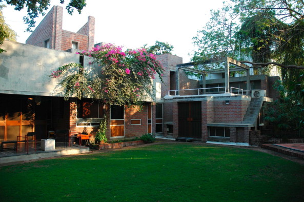 Balkrishna Doshi, Ahmedabad, Le Corbusier, Louis Khan, Life Insurenace Corporation Housing, Kamala, Indologie, Premabhai Hall, Sangath, Aranya, Amdavad Ni Gufa