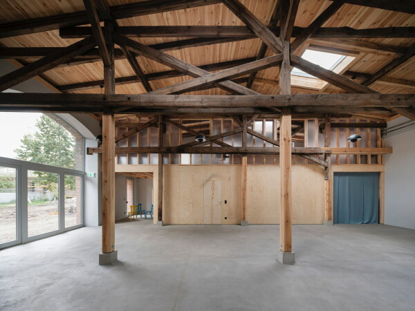 Finalist: Htten & Palste, Scheune Prdikow, Umbau, genossenschaftliches Wohn- und Gewerbehaus, Prtzel