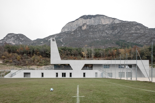 Sport- und Freizeitzentrum in Südtirol von MoDus Architects