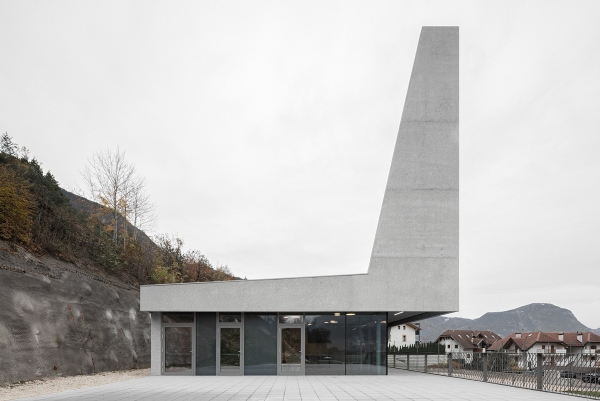 Sport- und Freizeitzentrum in Südtirol von MoDus Architects