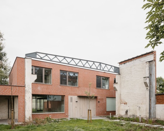Einfamilienhäuser von Atelier Janda Vanderghote in Gent