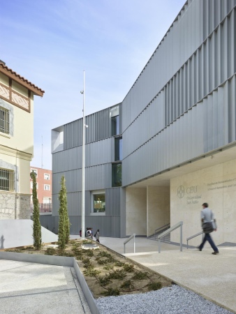 Unigebude in Madrid von Nieto Sobejano Arquitectos