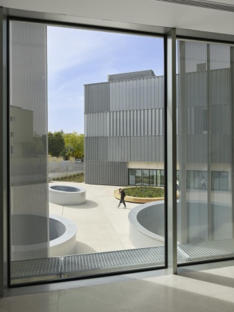 Unigebude in Madrid von Nieto Sobejano Arquitectos