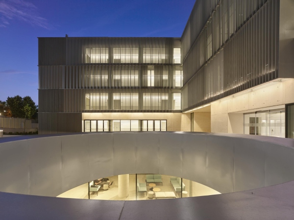 Unigebude in Madrid von Nieto Sobejano Arquitectos