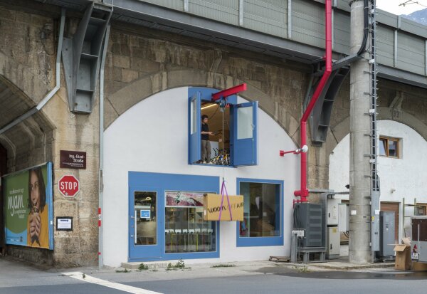ANA (Lukas Fink, Tobias Fink) & David Fink (Mnchen): Umbau eines Viaduktbogens zum Fahrradladen in Innsbruck, sterreich