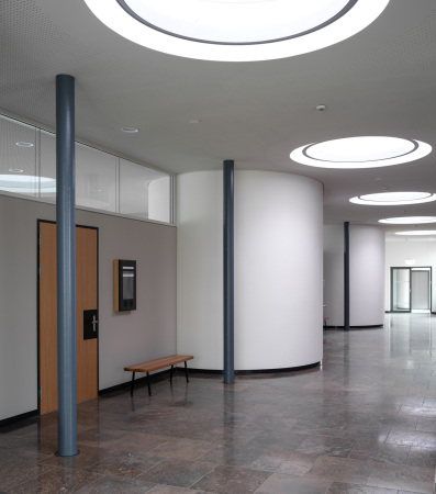 Justizgebude von Fthenakis Ropee Architektenkooperative