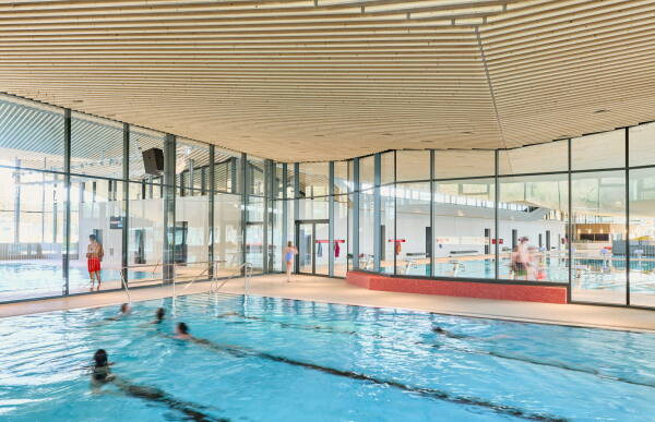 Freizeitbad in Konstanz von Behnisch Architekten