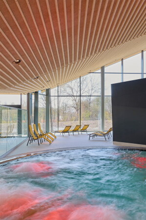 Freizeitbad in Konstanz von Behnisch Architekten