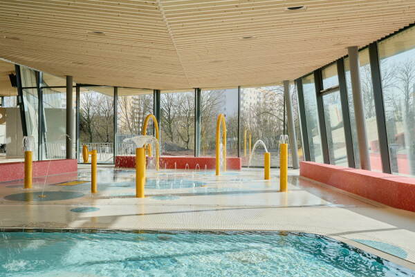 Freizeitbad in Konstanz von Behnisch Architekten