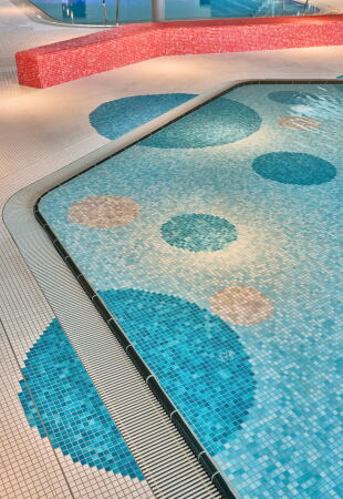 Freizeitbad in Konstanz von Behnisch Architekten