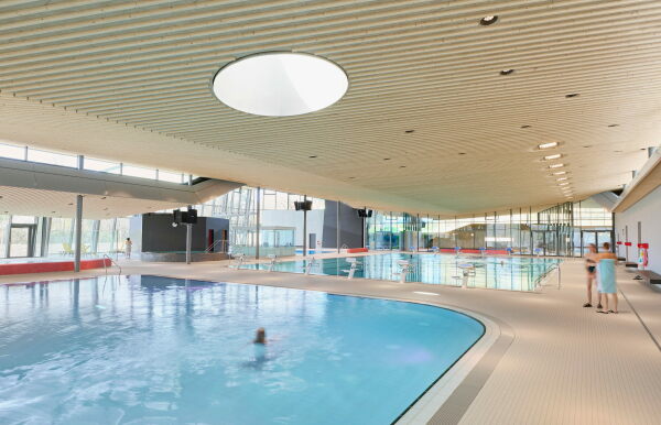 Freizeitbad in Konstanz von Behnisch Architekten