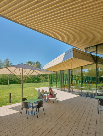 Freizeitbad in Konstanz von Behnisch Architekten