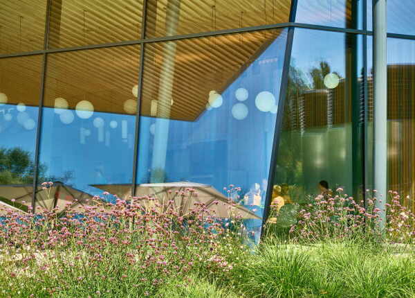 Freizeitbad in Konstanz von Behnisch Architekten