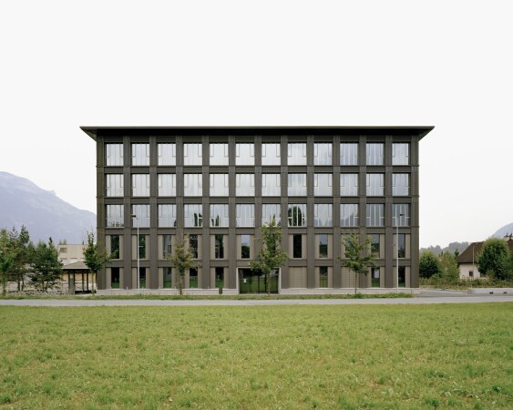 Kantonalbank in Sarnen von Seiler Linhart Architekten