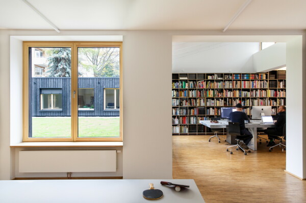Remisenumbau in Berlin von ALAS Alarcon Linde Architects