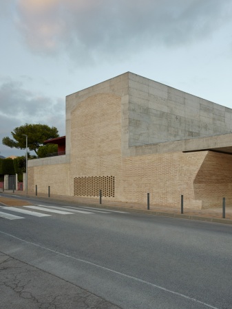 Finalist �Kollektive Orte�: Health Center Cap Cotet, Premi� de Dalt (Katalonien) von  BAAS Arquitectura (Barcelona)