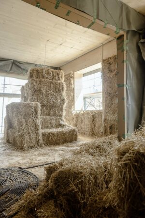 Einbau der Strohballend�mmung