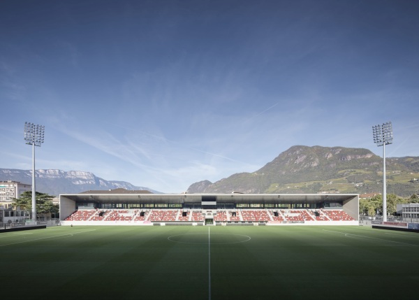 Stadionumbau in Bozen von gmp
