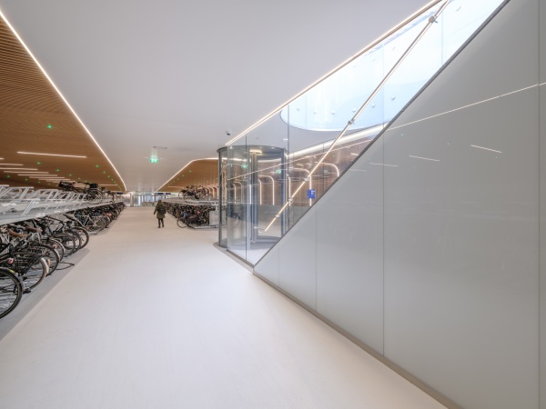 Fahrradgarage von VenhoevenCS