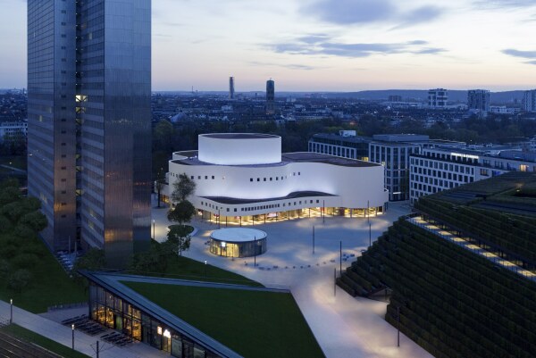 Sanierung des Schauspielhauses in Dsseldorf von ingenhoven associates