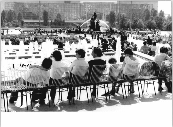 Wasserspiele mit den Stühlen von Achim Kühn, Aufnahme vom 28. Mai 1978