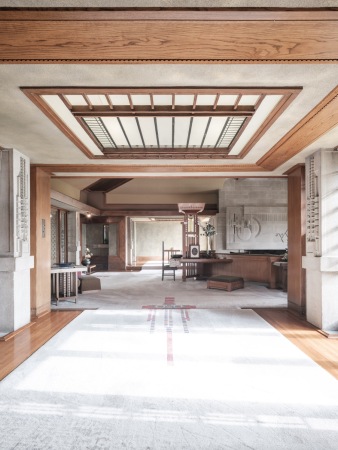 Zum Hollyhock House von Frank Lloyd Wright