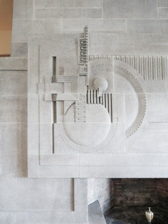 Zum Hollyhock House von Frank Lloyd Wright