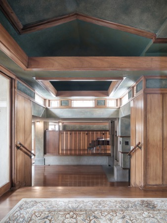 Zum Hollyhock House von Frank Lloyd Wright