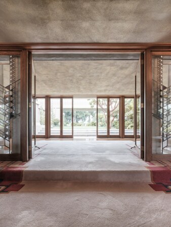 Zum Hollyhock House von Frank Lloyd Wright