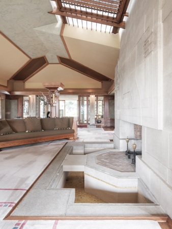 Zum Hollyhock House von Frank Lloyd Wright