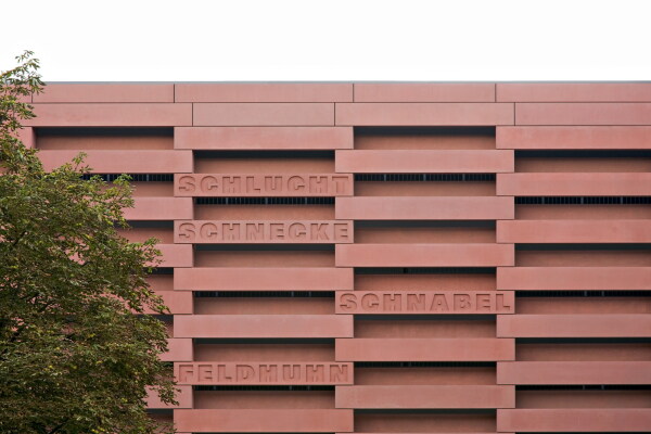 Ohne Titel (Fassadengestaltung), Parkhaus des Justizzentrums Aachen, Knstler Rmy Zaugg, Architektur: Weinmiller Architekten